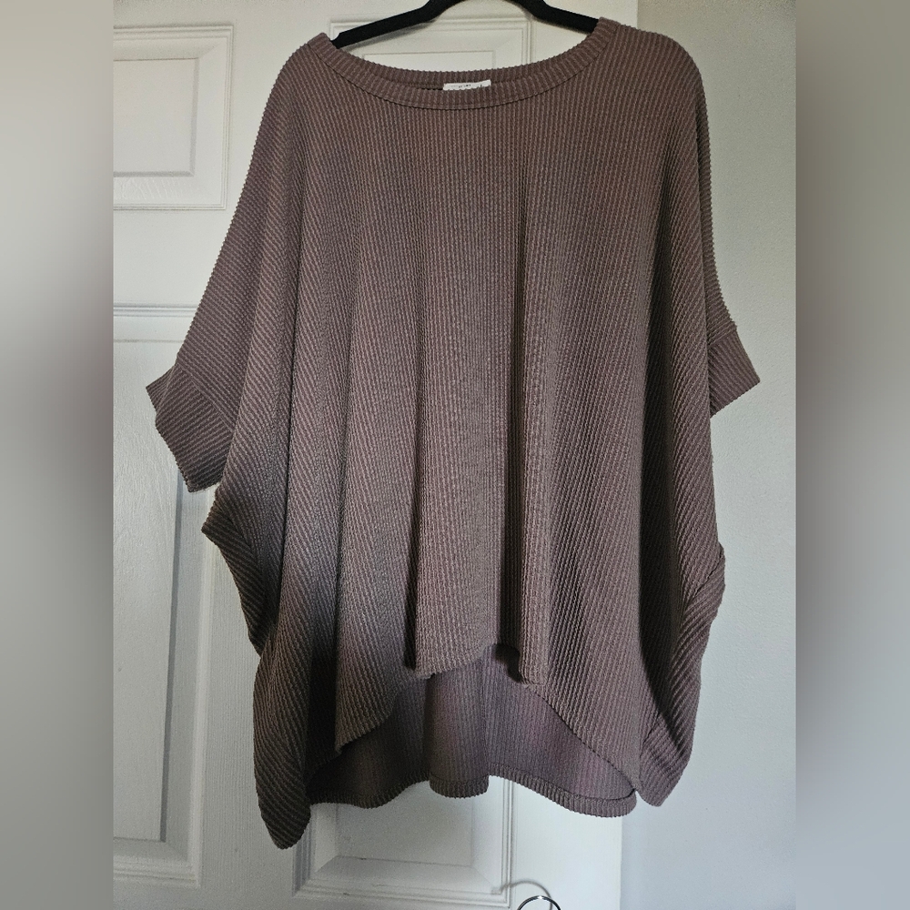 ANDREE BY UNIT Ribbed Oversized Shirt in Taupe